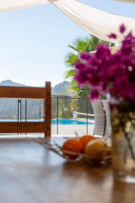 Casa Sierra, A Stunning Spanish Rural Retreat Vila Granada
