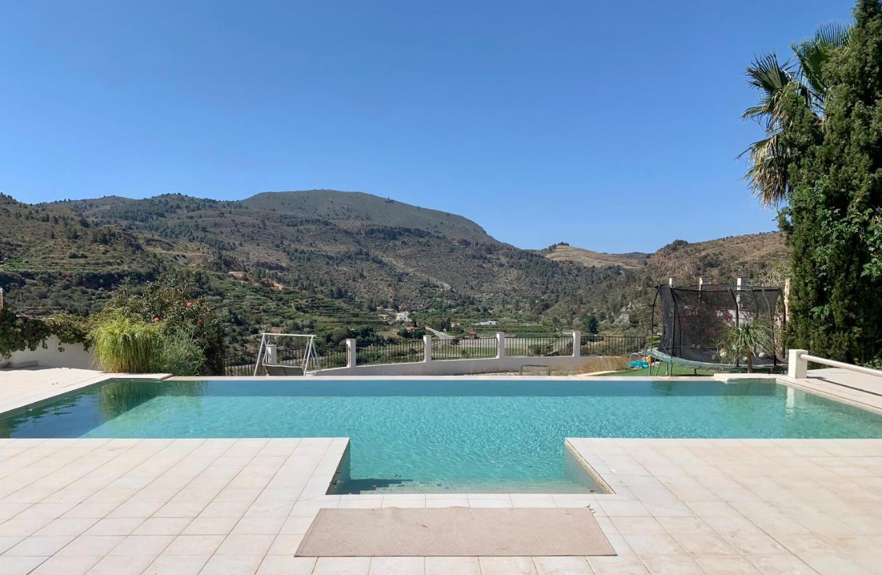 Vila Casa Sierra, A Stunning Spanish Rural Retreat